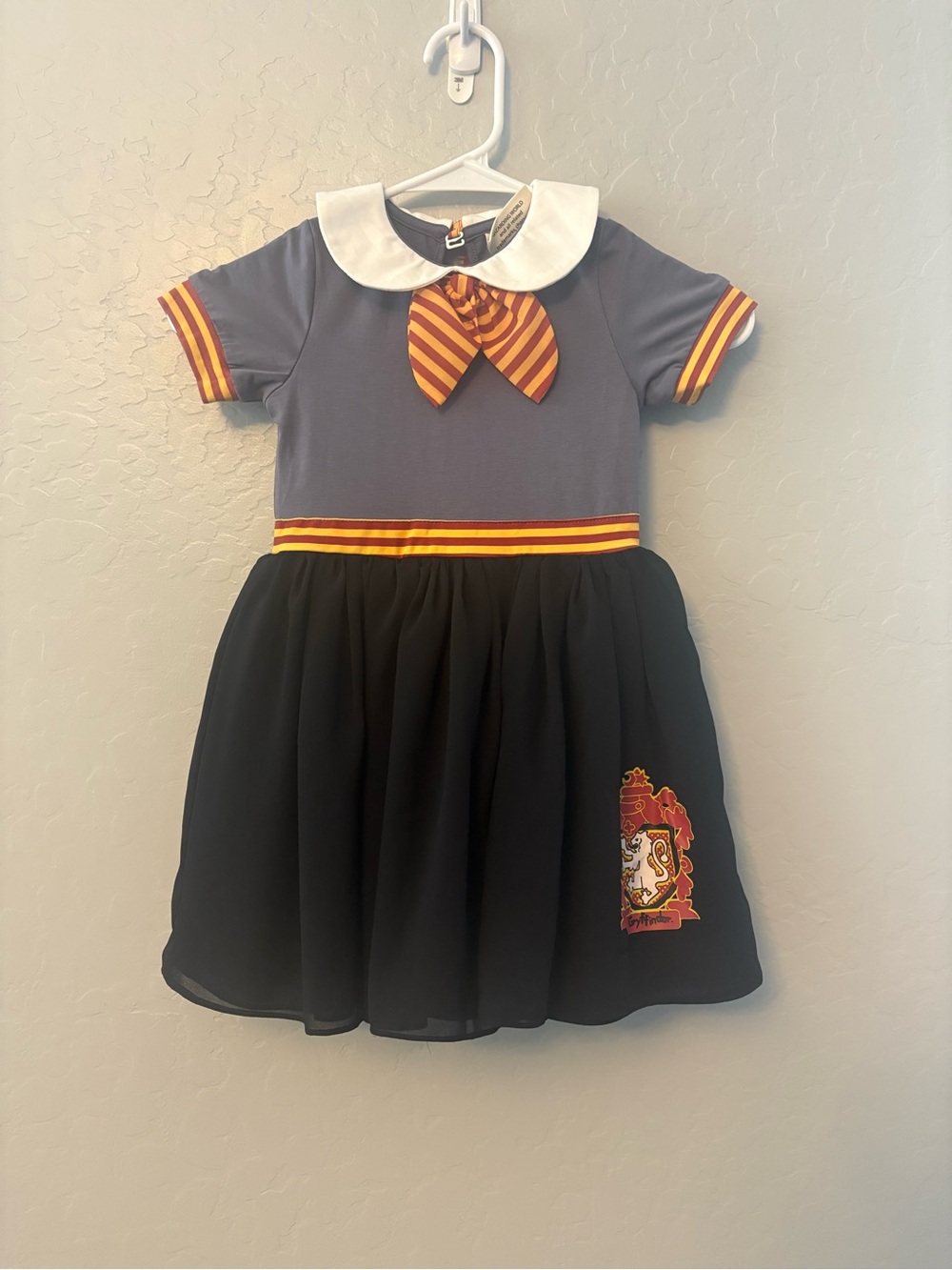 Taylor Joelle Harry Potter Gryffindor dress, bow tie and cape set size 4 NEW